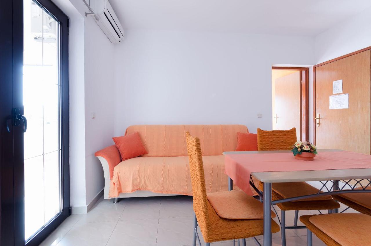 Apartments Helena Lopar Extérieur photo