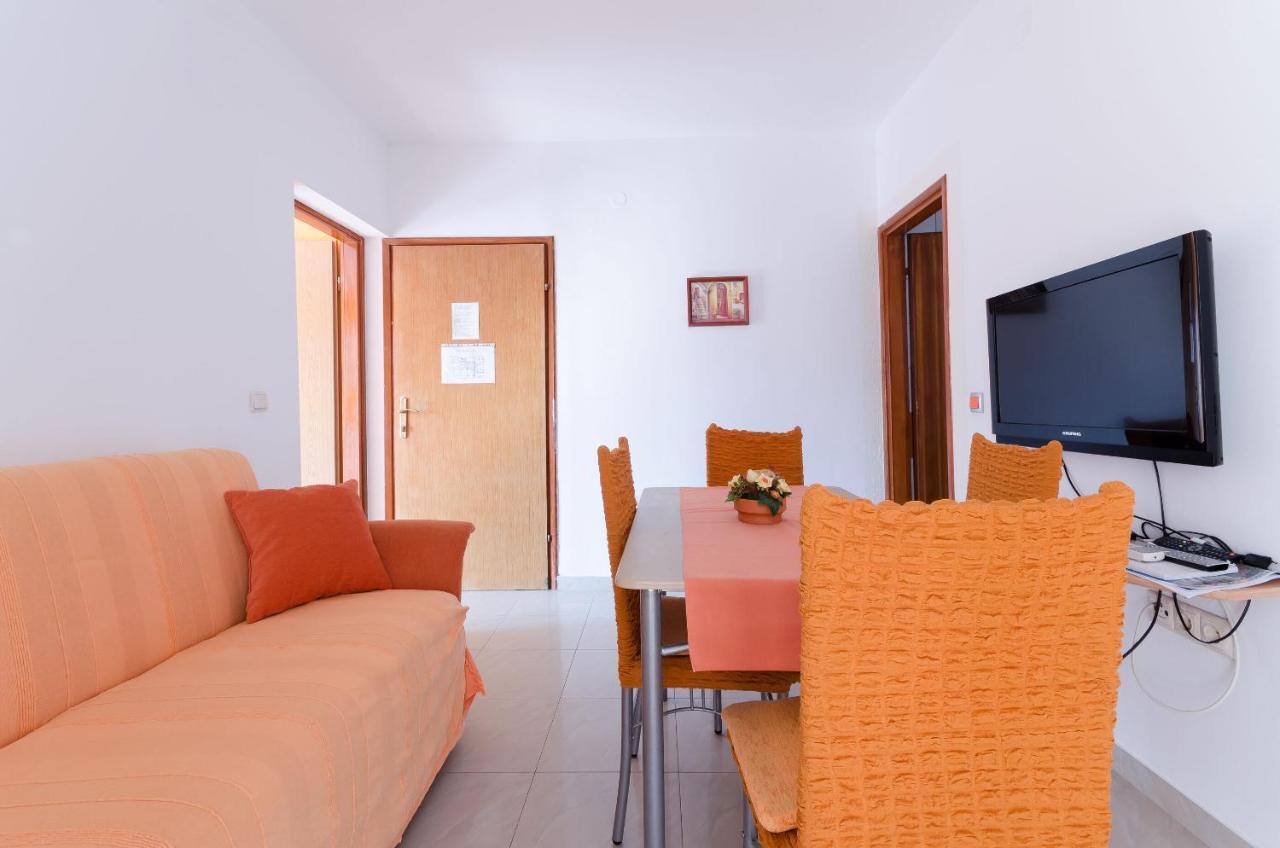 Apartments Helena Lopar Extérieur photo