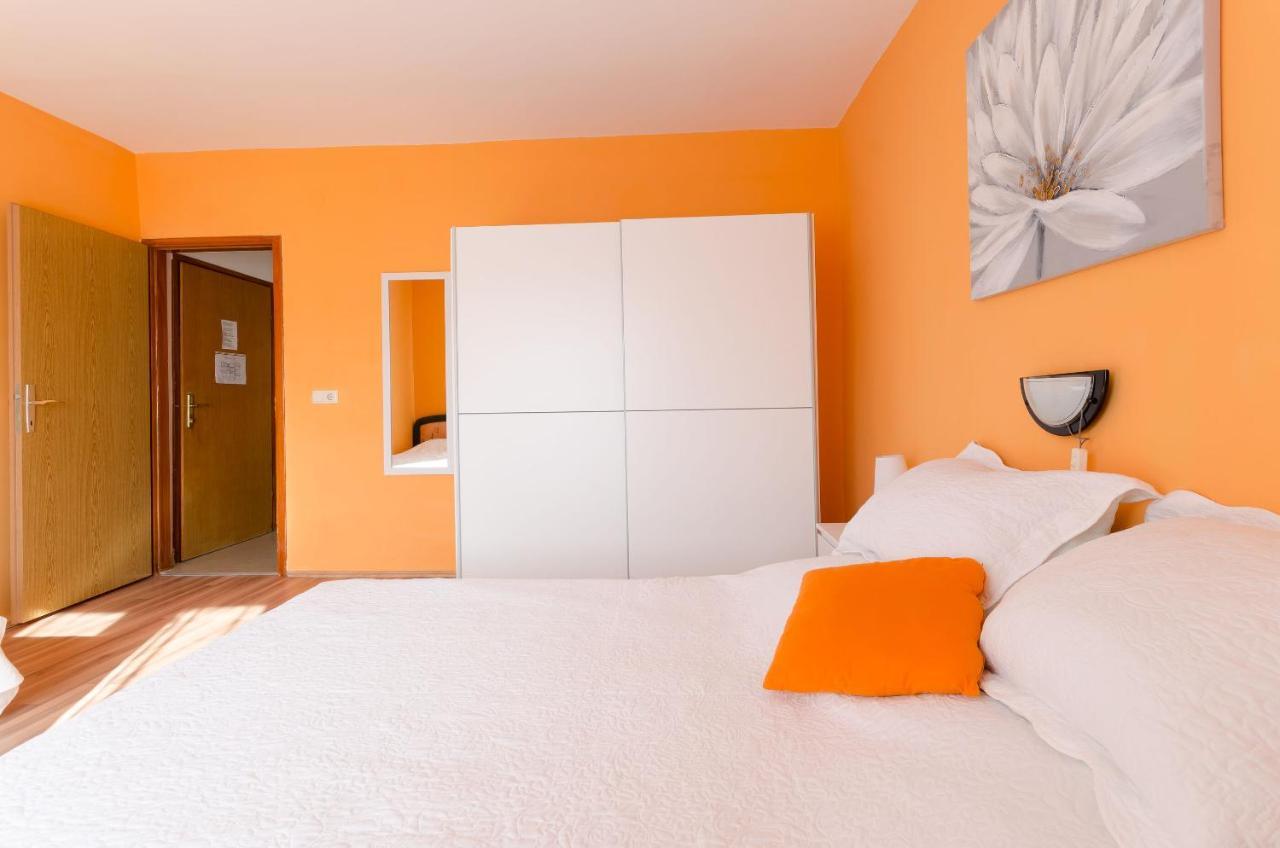 Apartments Helena Lopar Extérieur photo