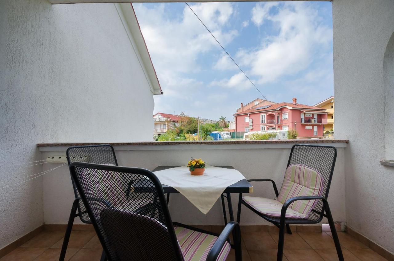 Apartments Helena Lopar Extérieur photo