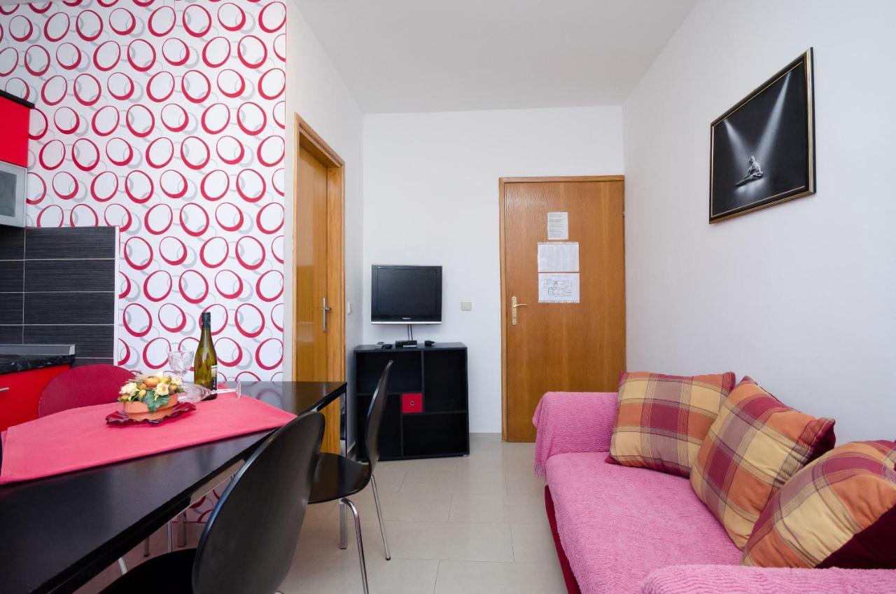 Apartments Helena Lopar Extérieur photo