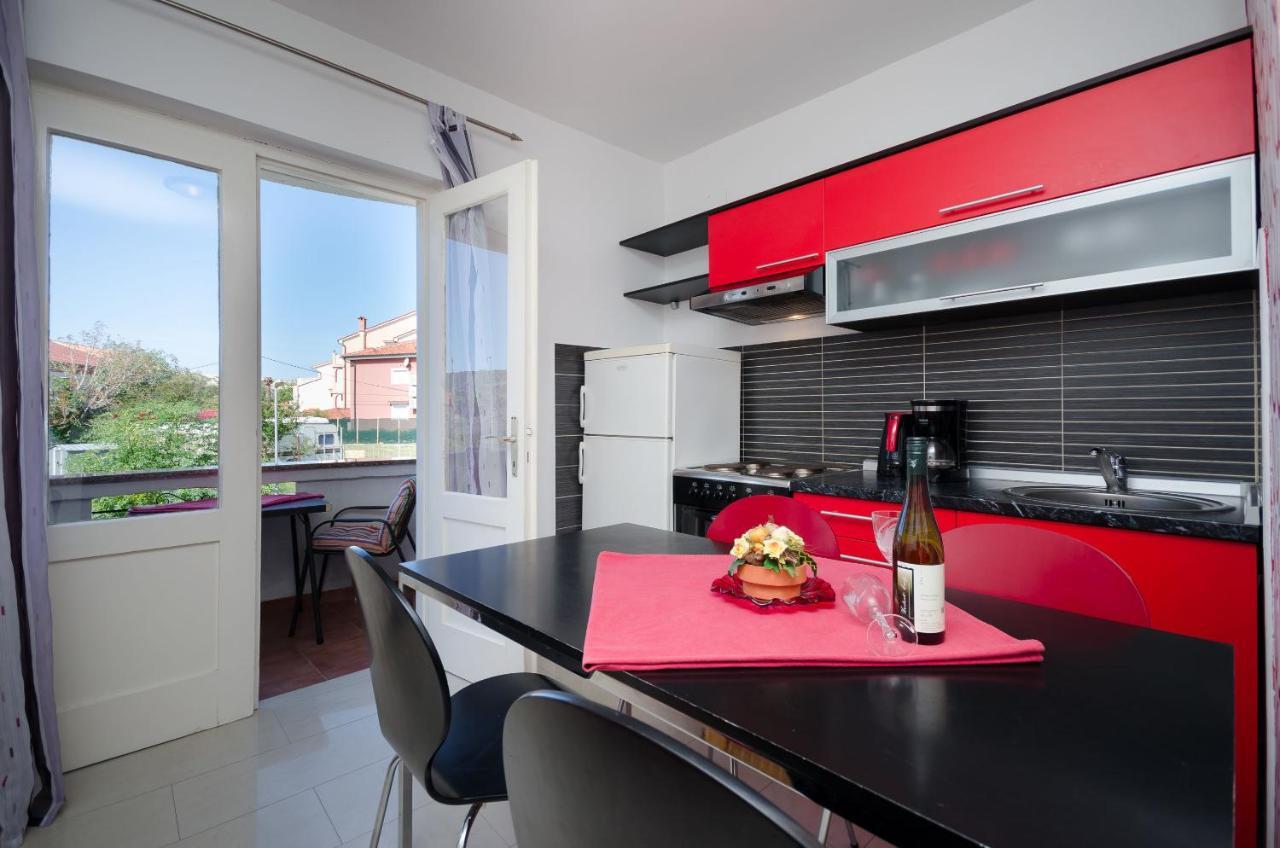 Apartments Helena Lopar Extérieur photo