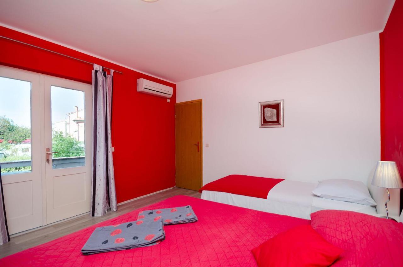 Apartments Helena Lopar Extérieur photo