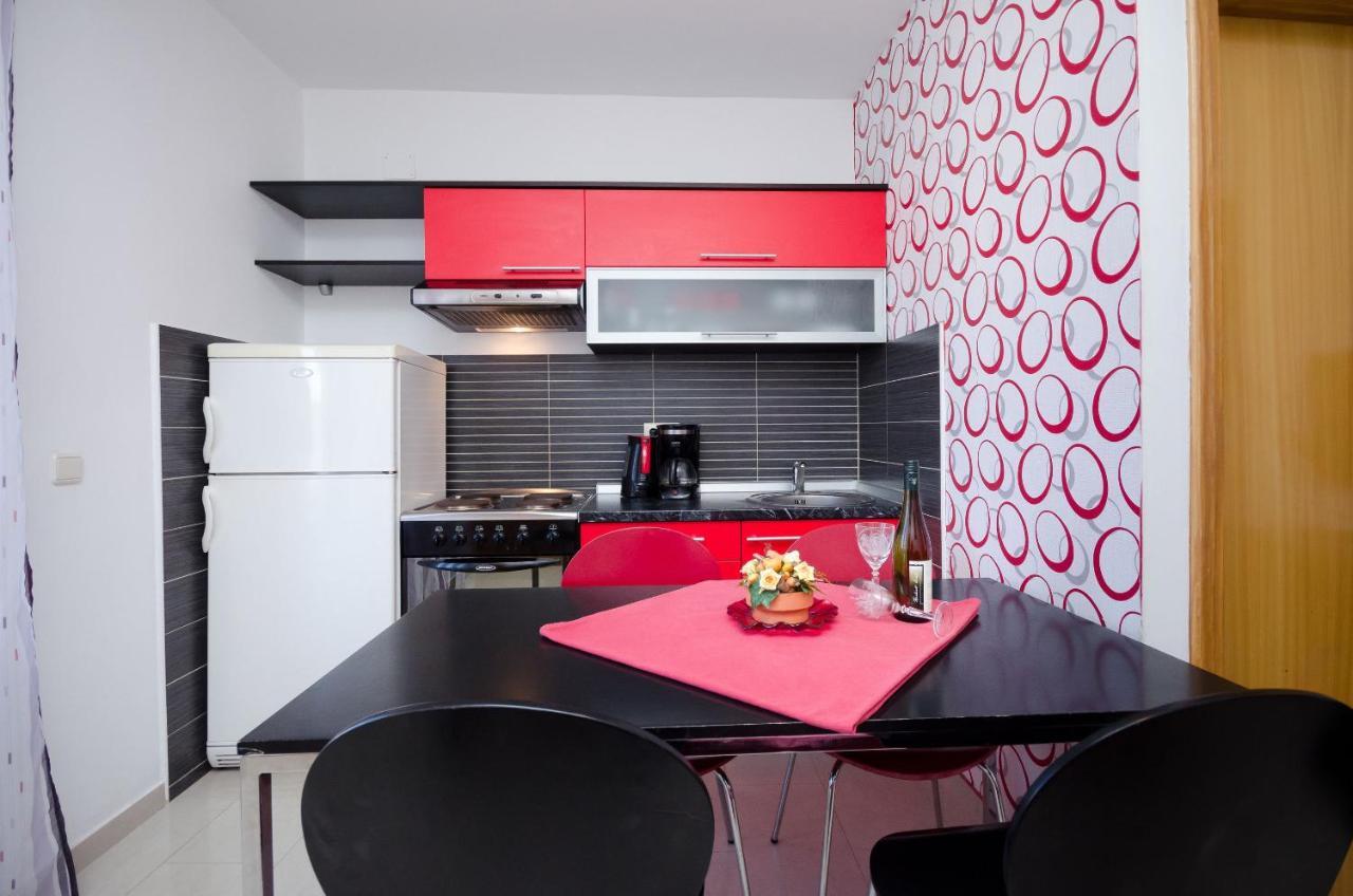 Apartments Helena Lopar Extérieur photo